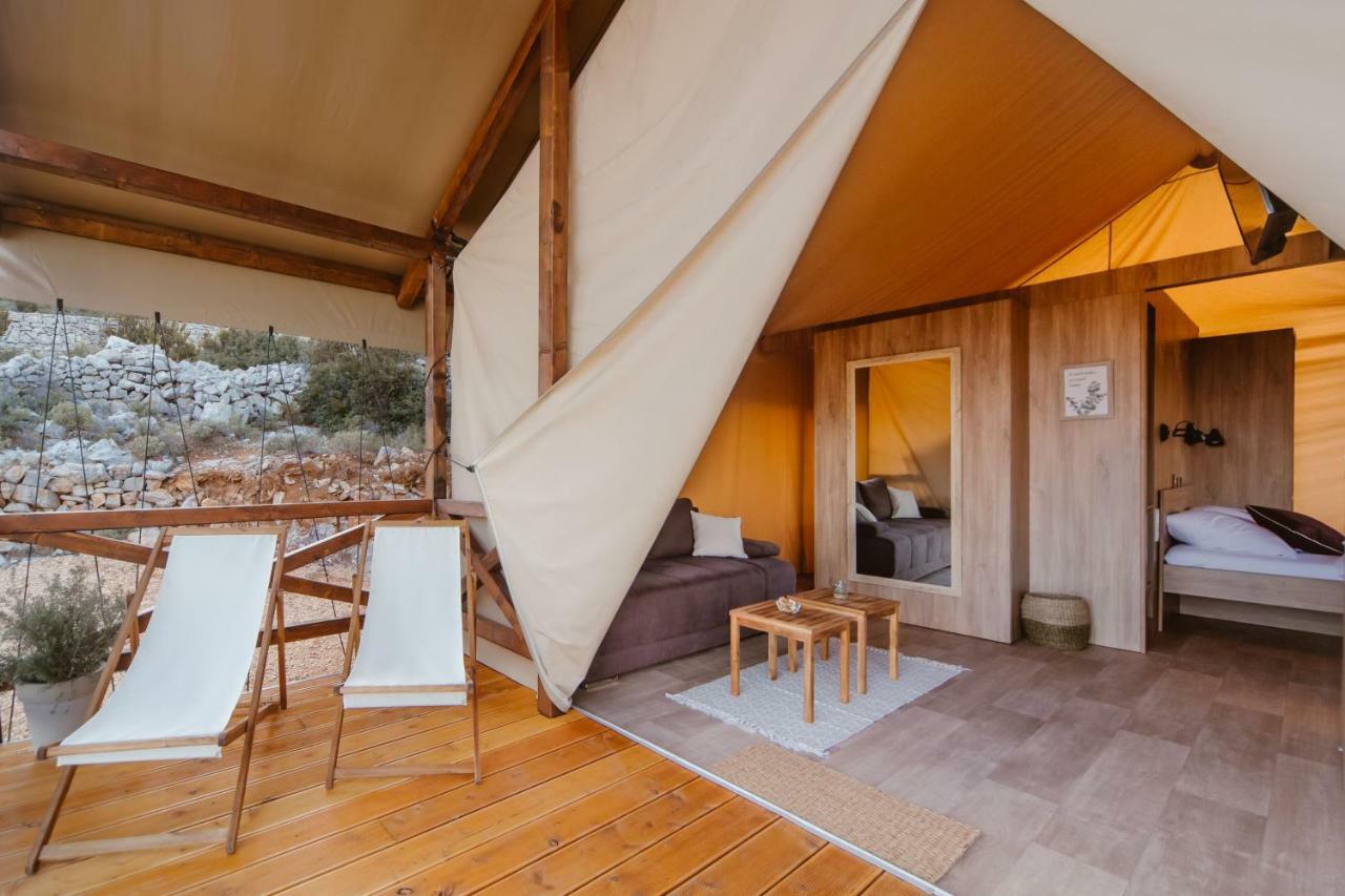 Glamping Tents And Mobile Homes Trasorka Veli Lošinj